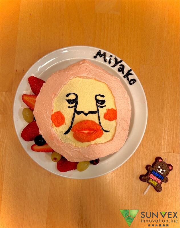 誕生日ケーキはカクレモモジリ！